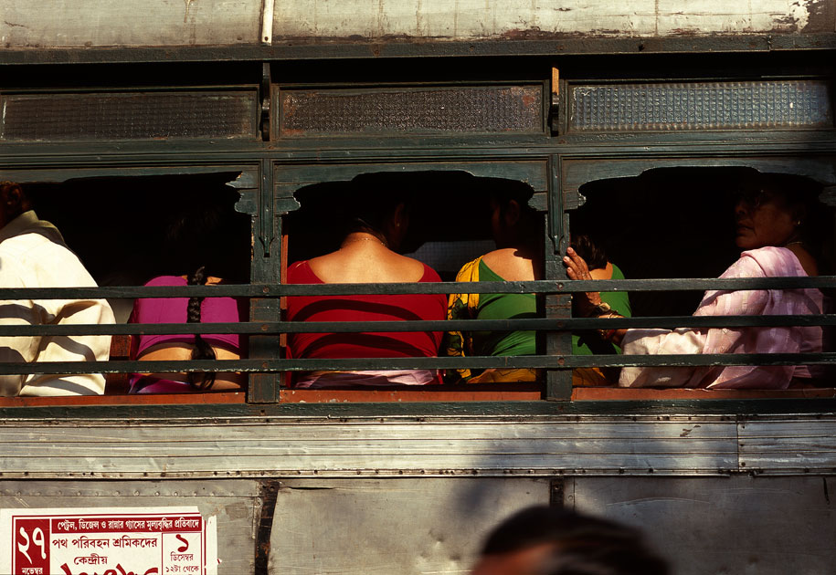 06_malaysiaairlines.kolkata.leoburnett.bus.color.india.jpg